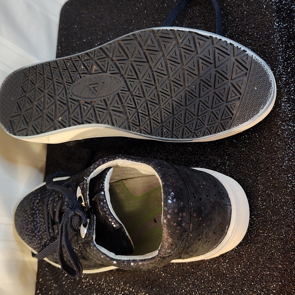 Align Sneakers - Picture 4 of 5